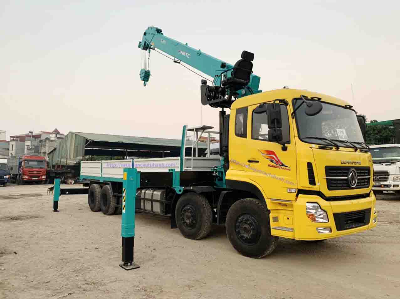 Xe tải gắn cẩu 12 tấn HKTC 2022 | xe tải gắn cẩu 12 tấn dongfeng 2022